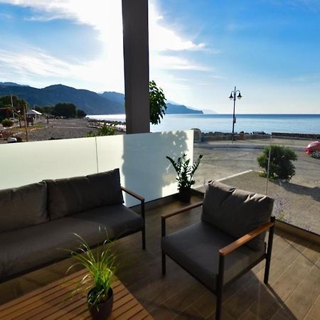 Gonis Grand Luxury Suite Palaiochora Exteriör bild