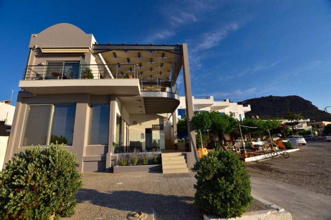 Gonis Grand Luxury Suite Palaiochora Exteriör bild