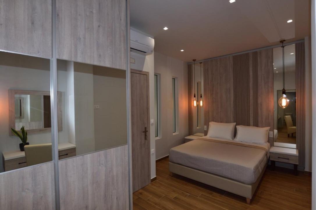 Gonis Grand Luxury Suite Palaiochora Exteriör bild