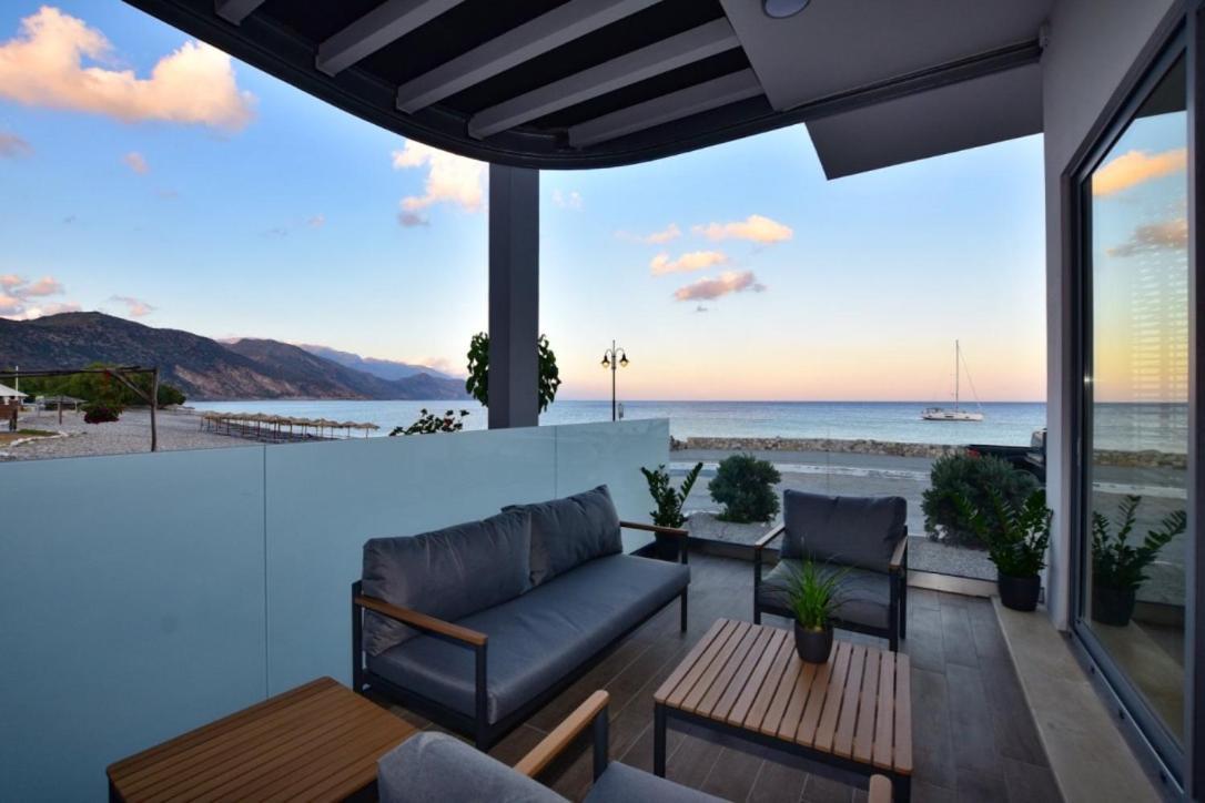Gonis Grand Luxury Suite Palaiochora Exteriör bild