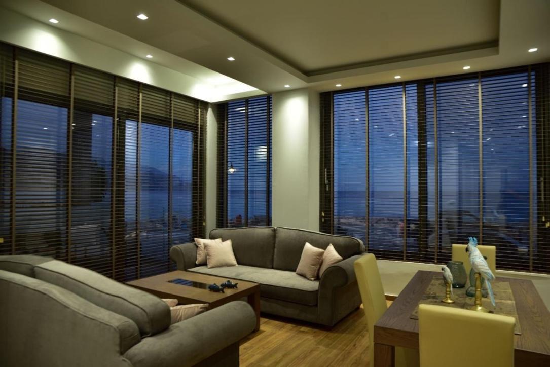 Gonis Grand Luxury Suite Palaiochora Exteriör bild
