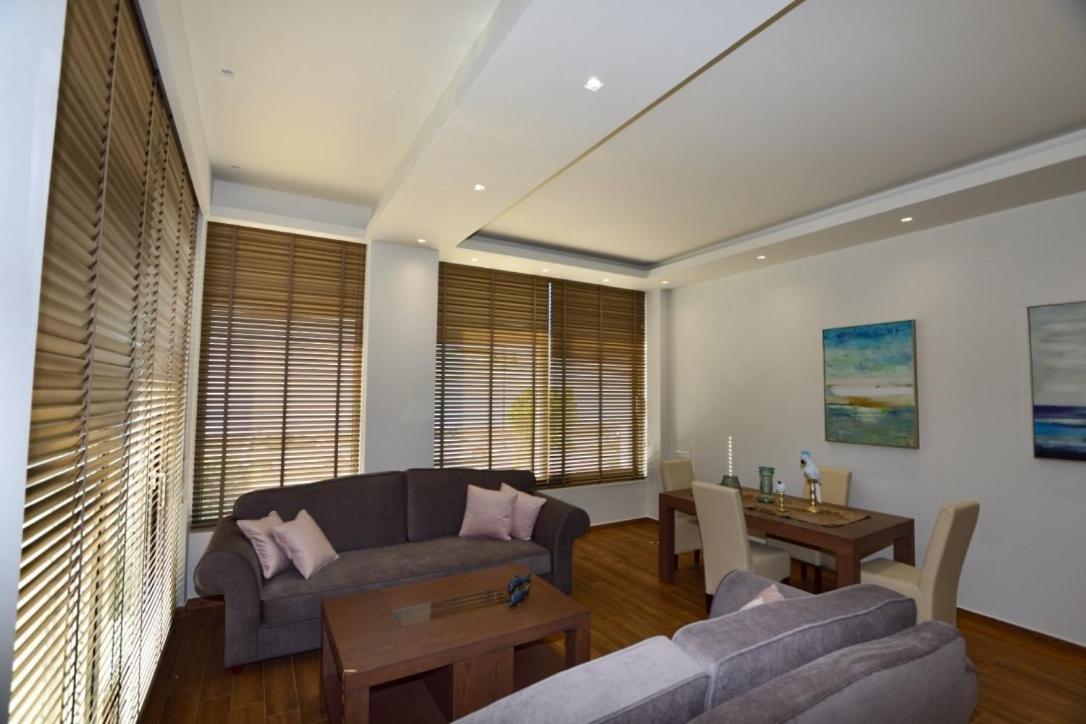 Gonis Grand Luxury Suite Palaiochora Exteriör bild